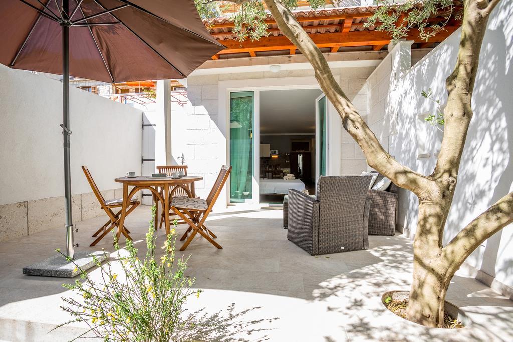 Zlatni Bol Apartments Eksteriør bilde