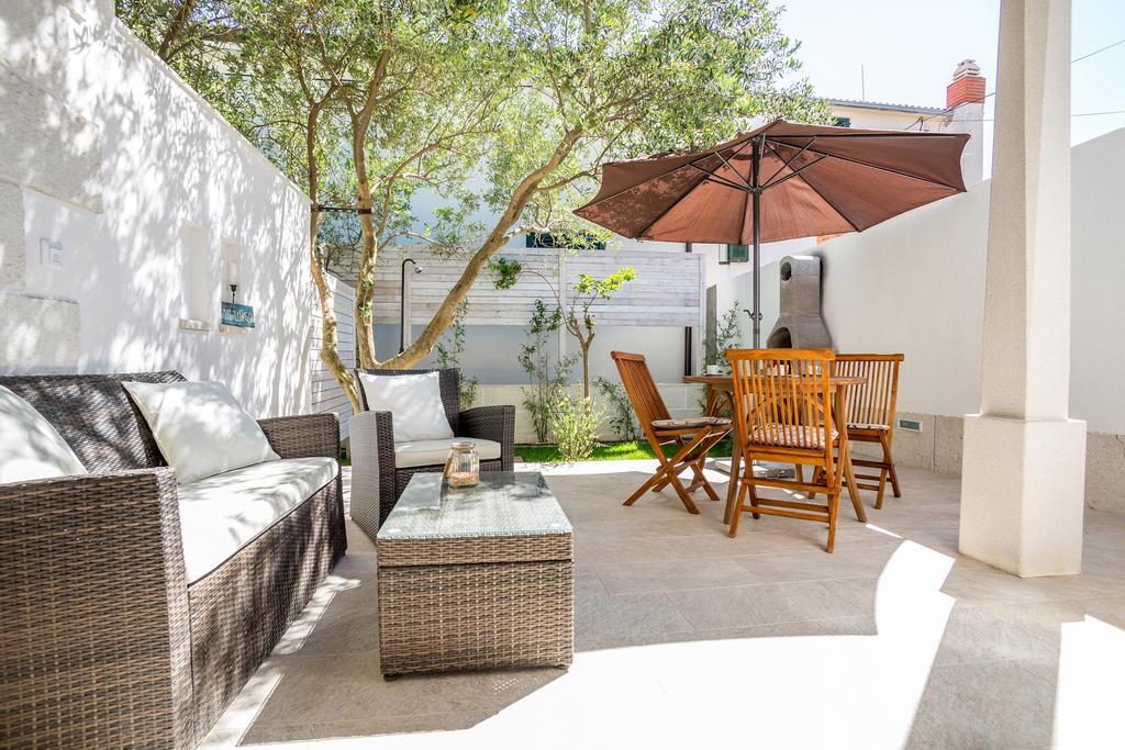 Zlatni Bol Apartments Eksteriør bilde