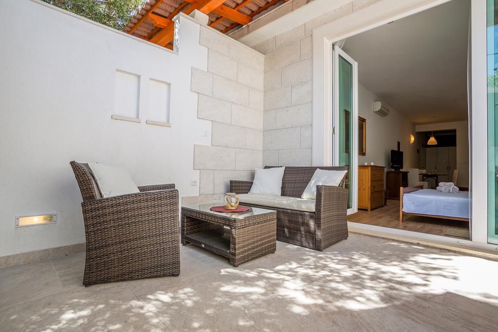 Zlatni Bol Apartments Eksteriør bilde
