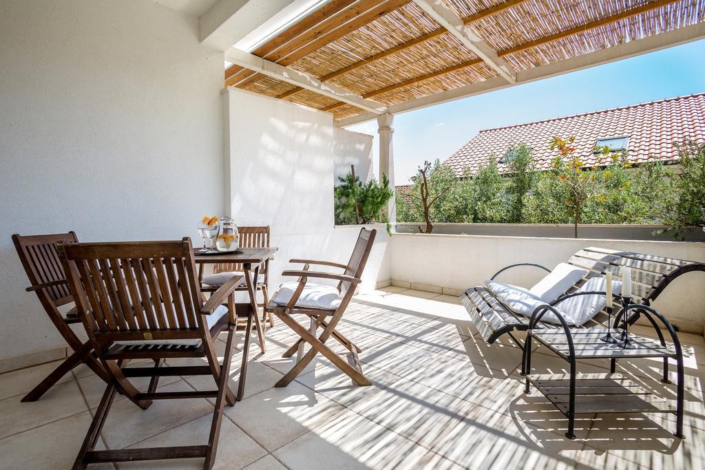 Zlatni Bol Apartments Eksteriør bilde