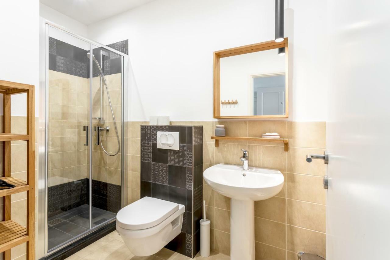 Zlatni Bol Apartments Eksteriør bilde