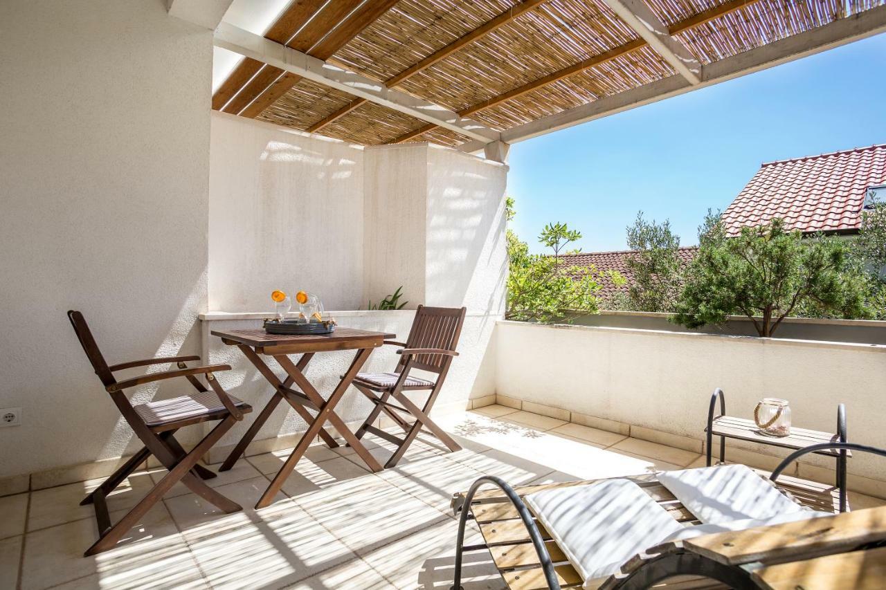 Zlatni Bol Apartments Eksteriør bilde